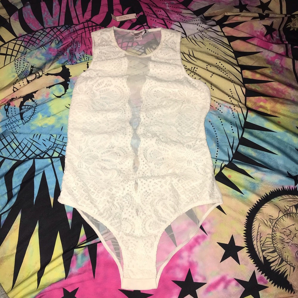 NWT Victoria’s Secret lace teddy XS